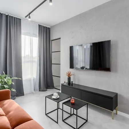 Jacuzzi Hideout - Private Terrace - Free Parking Apartment Warsaw