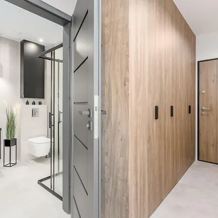 Appartement Jacuzzi Hideout - Private Terrace - Free Parking Warschau