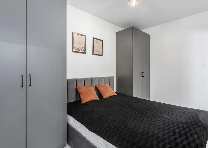 Jacuzzi Hideout - Private Terrace - Free Parking Apartamento Varsóvia