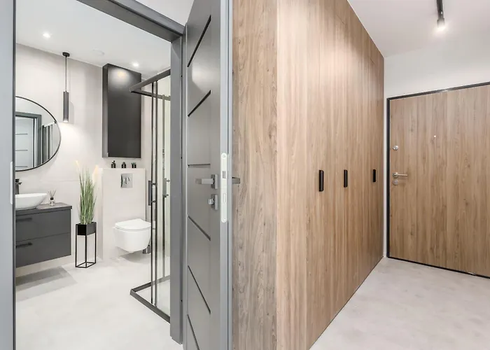 Apartamento Jacuzzi Hideout - Private Terrace - Free Parking Varsóvia